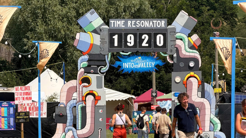 Entrance at Nozstock presents Into the Valley